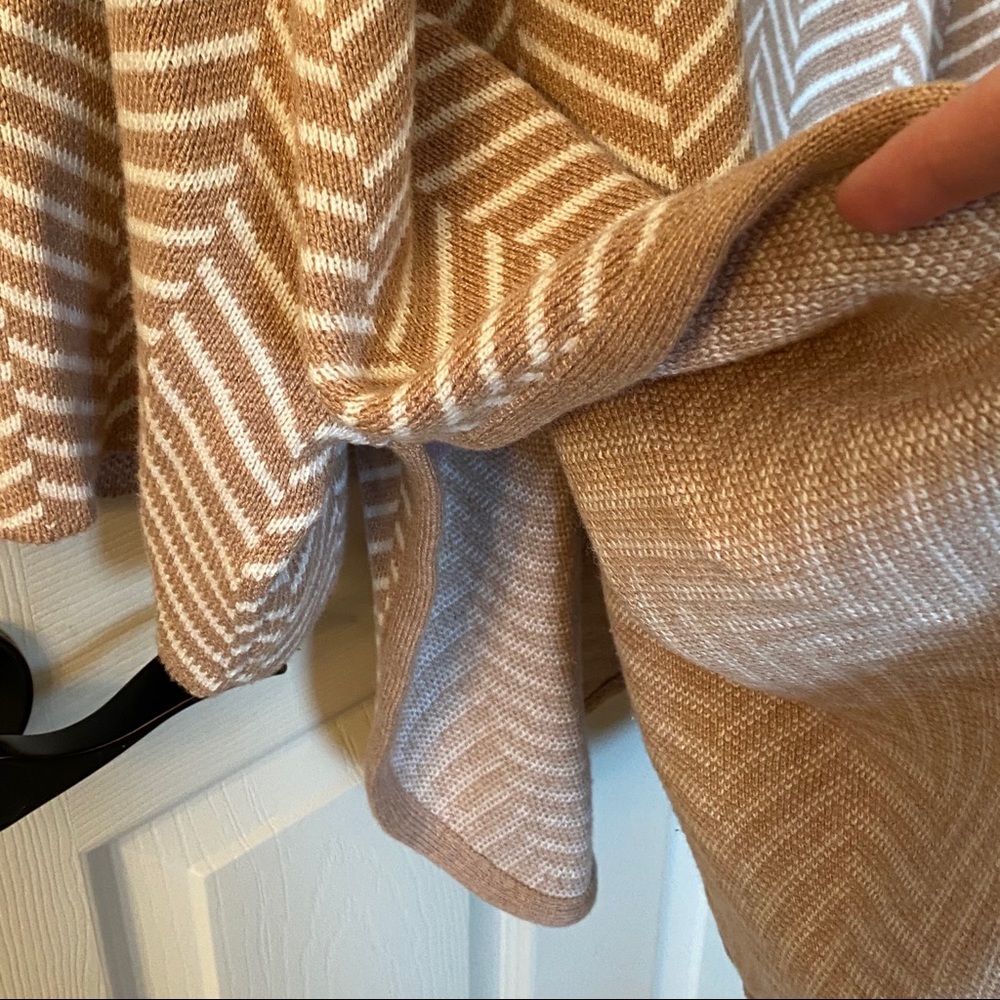 LOFT Knit Poncho,Style Sweater - NEW! - Picture 3 of 8